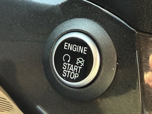 Used 2018 Ford Escape Titanium image 36