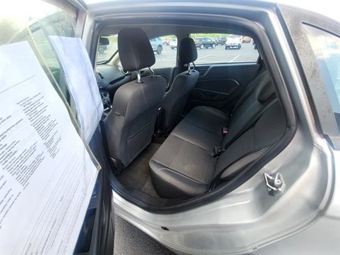 Used 2017 Ford Fiesta SE image 12