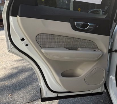 Used 2022 Volvo XC60 B5 Momentum w/ Advanced Package image 22
