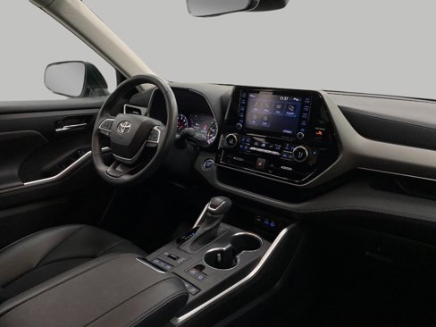 Used 2022 Toyota Highlander XLE image 20