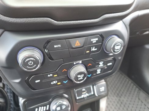 Used 2022 Jeep Renegade Trailhawk w/ Sun/Sound Group image 27