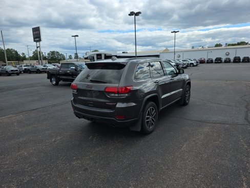 Used 2017 Jeep Grand Cherokee Trailhawk w/ Trailhawk Luxury Group image 6