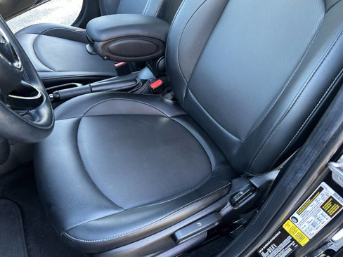 Used 2016 MINI Cooper 4-Door Hardtop image 6