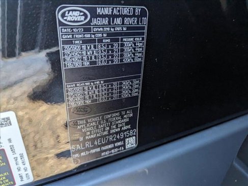 Certified 2024 Land Rover Discovery Dynamic SE image 30