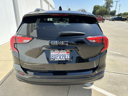 Used 2021 GMC Terrain SLE w/ Driver Convenience Package image 9