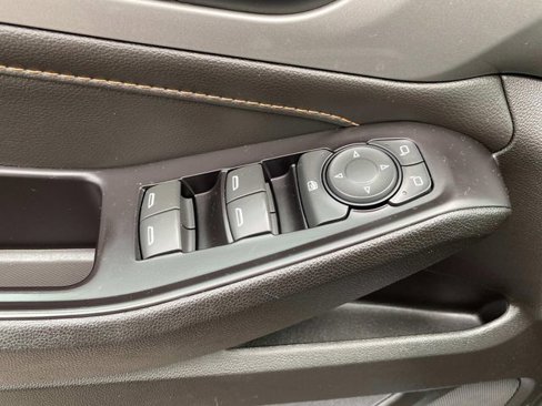 Used 2020 Chevrolet Traverse LS image 29