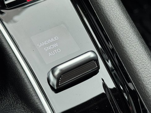 New 2025 Jeep Compass Latitude image 18