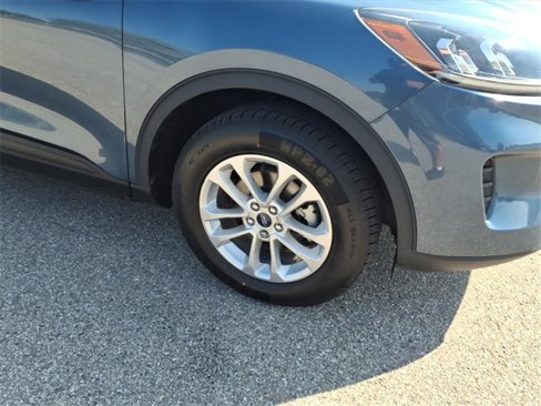 Certified 2020 Ford Escape SE image 4
