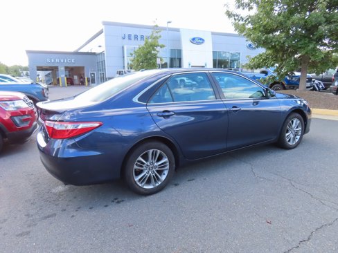 Used 2015 Toyota Camry LE image 5