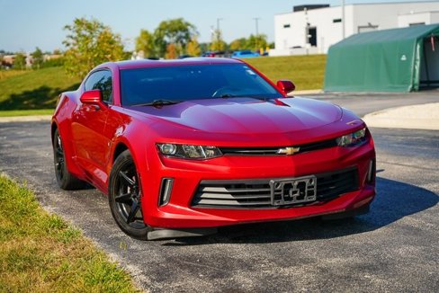Used 2016 Chevrolet Camaro LT image 2