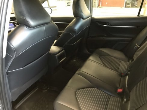 Certified 2020 Toyota Camry SE image 12