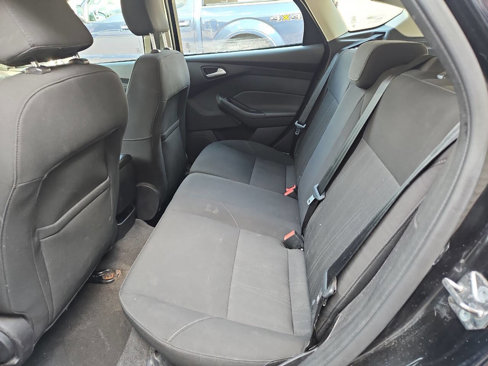 Used 2015 Ford Focus SE w/ SE Sport Package image 11