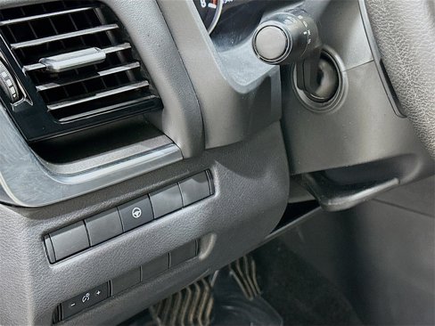 Used 2022 Nissan Rogue SV image 10
