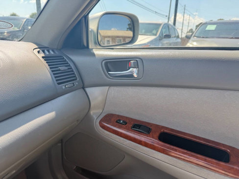 Used 2004 Toyota Camry XLE image 20