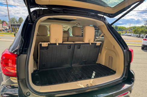 Used 2017 Nissan Pathfinder Platinum image 19