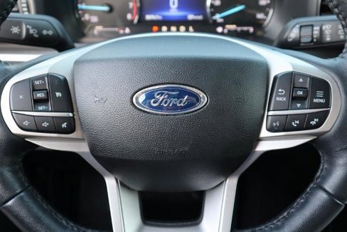 Used 2022 Ford Explorer XLT w/ Equipment Group 202A image 27
