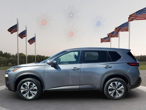 Used 2021 Nissan Rogue SV image 3