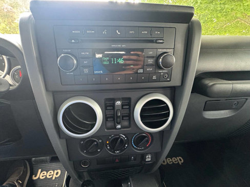 Used 2010 Jeep Wrangler Unlimited Sahara w/ Mopar Chrome Edition Group image 21