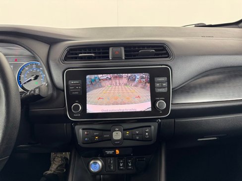 Used 2022 Nissan Leaf SV image 24