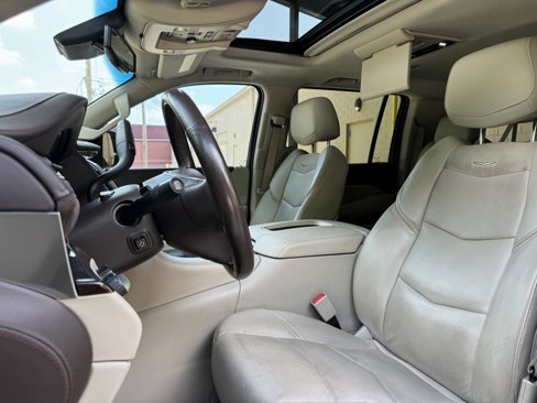 Used 2016 Cadillac Escalade ESV Luxury image 27