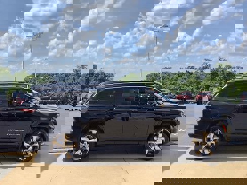 Certified 2022 Jeep Grand Cherokee L Limited image 4