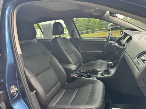Used 2015 Volkswagen Golf SE image 21