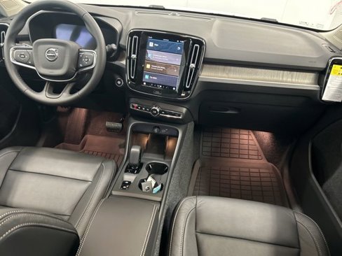 New 2025 Volvo XC40 B5 Core w/ Protection Package Premier image 8
