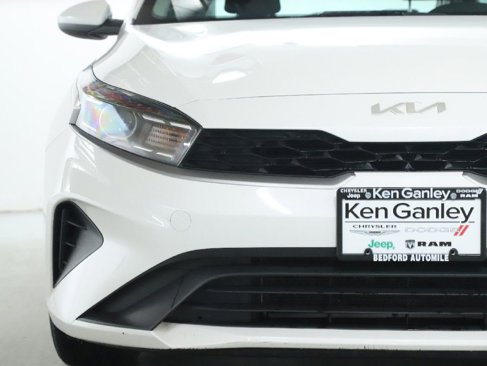 Used 2023 Kia Forte LXS image 6