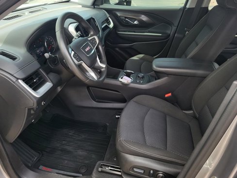 Used 2024 GMC Terrain SLE w/ Driver Convenience Package image 12