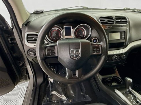 Used 2019 Dodge Journey SE image 11