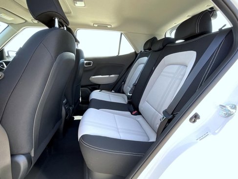 New 2025 Hyundai Venue SEL image 12