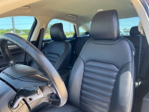 Used 2019 Ford Fusion SEL image 12
