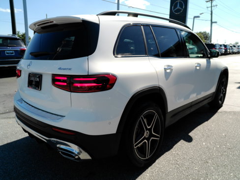 Used 2024 Mercedes-Benz GLB 250 4MATIC image 5