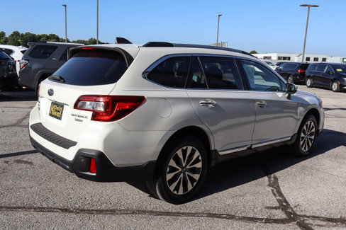 Used 2018 Subaru Outback 3.6R Touring w/ Popular Package #3 image 4