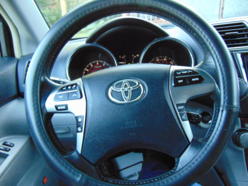 Used 2013 Toyota Highlander Limited image 63