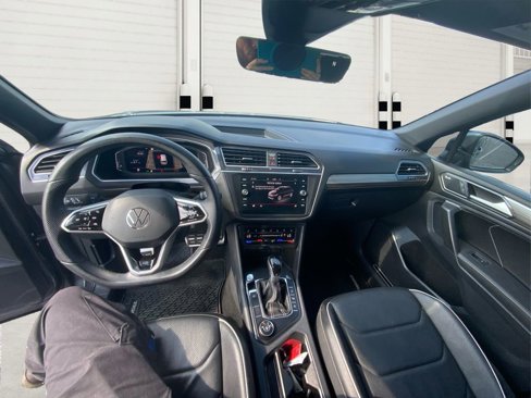 Used 2022 Volkswagen Tiguan SEL R-Line image 24