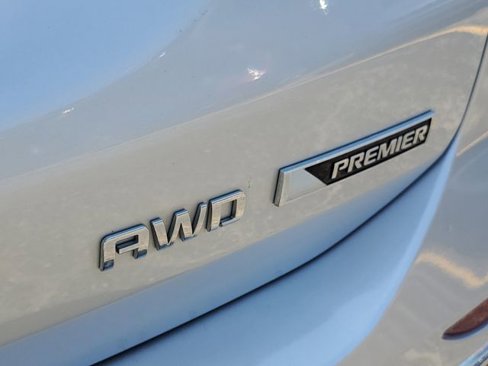 Used 2018 Chevrolet Equinox Premier image 7