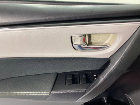 Used 2017 Toyota Corolla L image 10