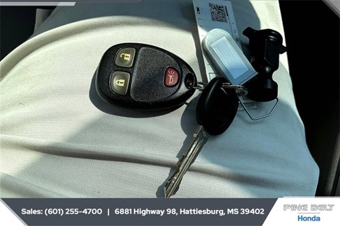 Used 2011 Chevrolet Traverse LS image 9