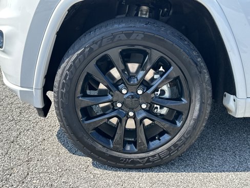 Used 2021 Jeep Grand Cherokee Laredo X image 11