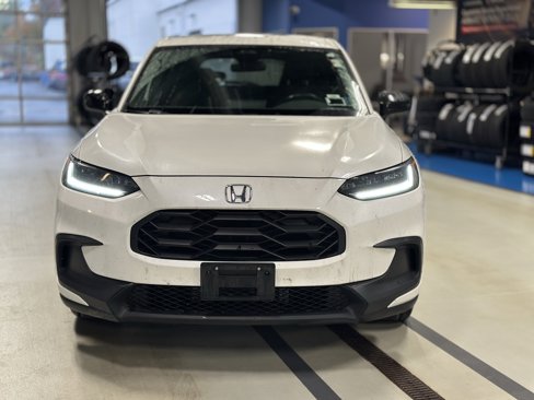 Used 2023 Honda HR-V Sport image 2