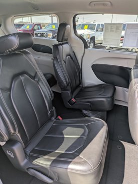 Used 2020 Chrysler Voyager Lxi image 14
