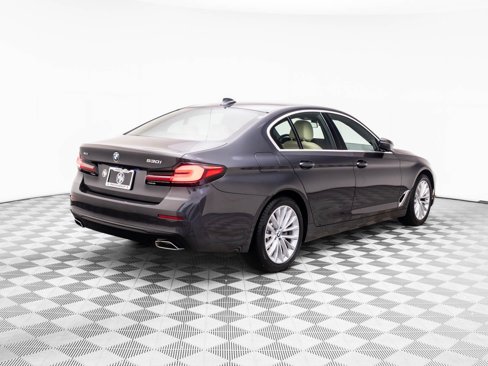 Certified 2022 BMW 530i xDrive w/ Premium Package image 5