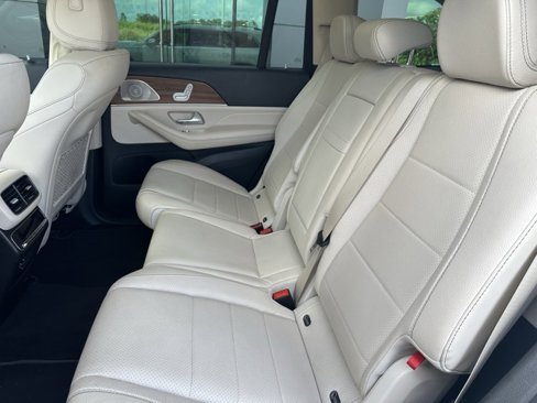 Used 2021 Mercedes-Benz GLS 450 4MATIC image 7