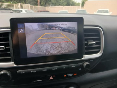 Used 2023 Hyundai Venue SE image 13