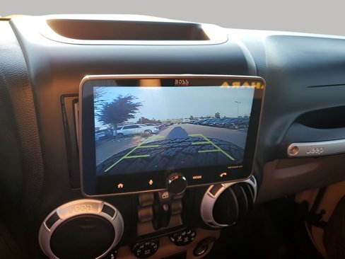 Used 2013 Jeep Wrangler Unlimited Sahara image 34
