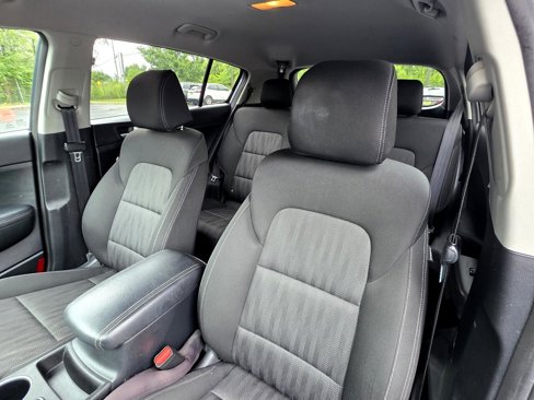 Used 2021 Kia Sportage LX image 15