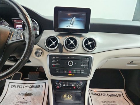 Used 2016 Mercedes-Benz GLA 250 image 19