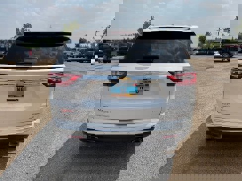 Used 2021 Chevrolet Traverse Premier image 6