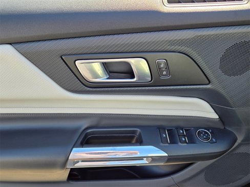 Used 2024 Ford Mustang Premium image 22